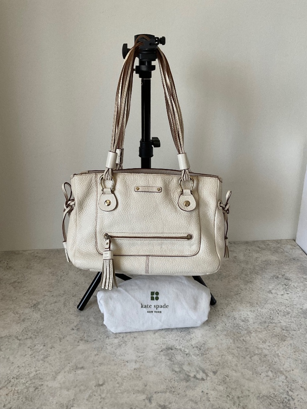 Kate Spade Pebbled Leather Off-white Tote ✨